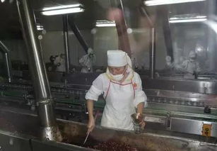 “任性”女神养成记 探秘中国辣椒酱生产线的辛辣魅力